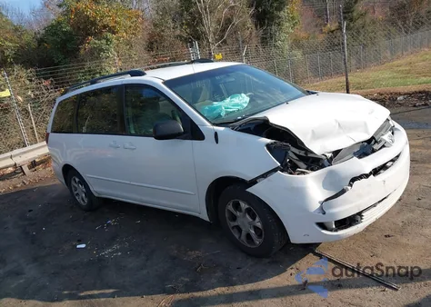 2005 Toyota Sienna Ce z USA, uszkodzony, nr VIN 5TDZA23C55S294053